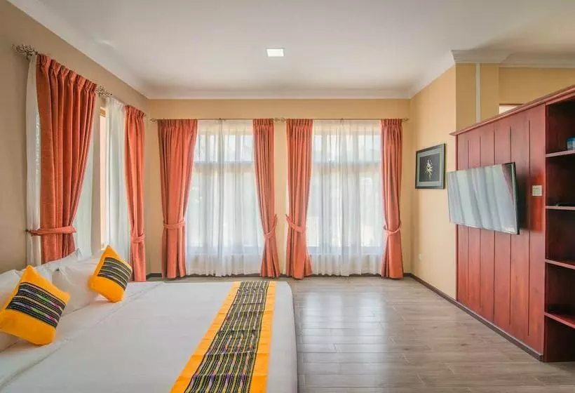 هتل Royal Airstrip