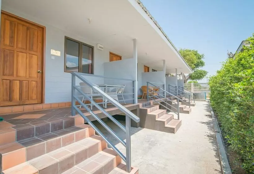 هتل Royal Airstrip