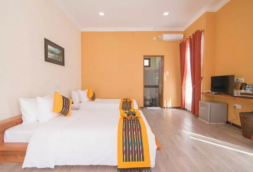 هتل Royal Airstrip