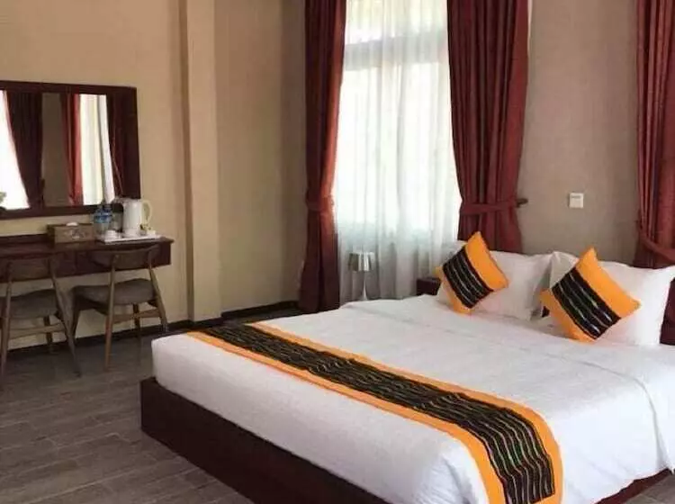 هتل Royal Airstrip