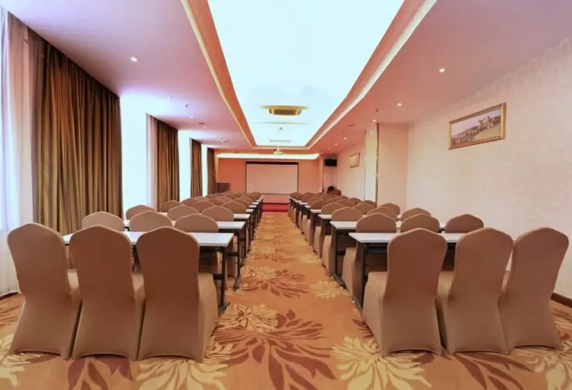 Vienna Hotel Shenzhen Gongming Bus Station