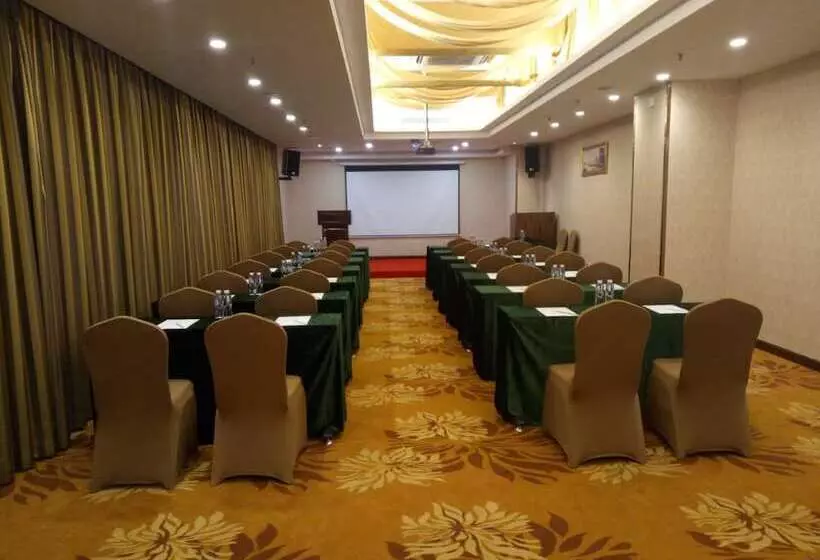 Vienna Hotel Shenzhen Gongming Bus Station