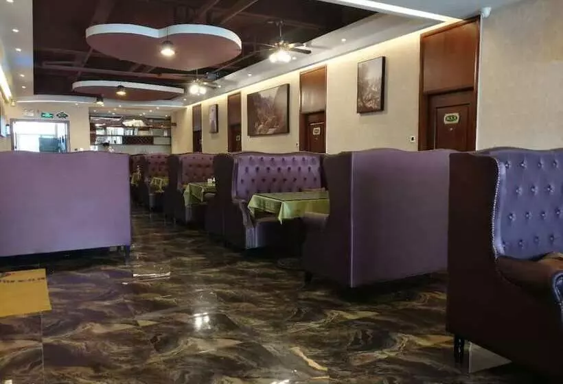 Vienna Hotel Shenzhen Gongming Bus Station