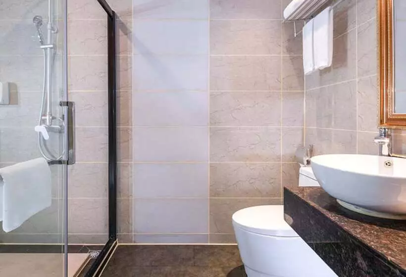 Vienna Hotel Shenzhen Gongming Bus Station