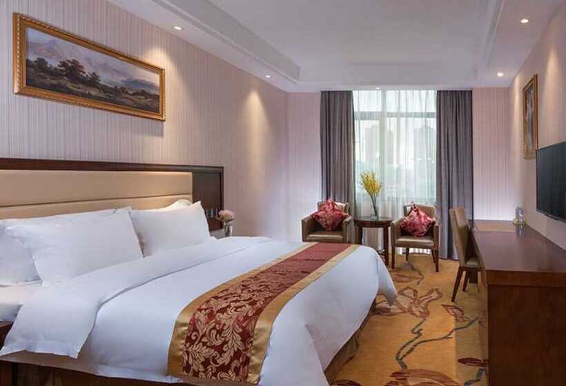Vienna Hotel Shenzhen Gongming Bus Station