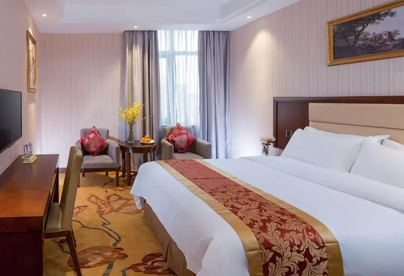 Vienna Hotel Shenzhen Gongming Bus Station