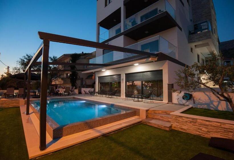 بنسيون Villa Nani