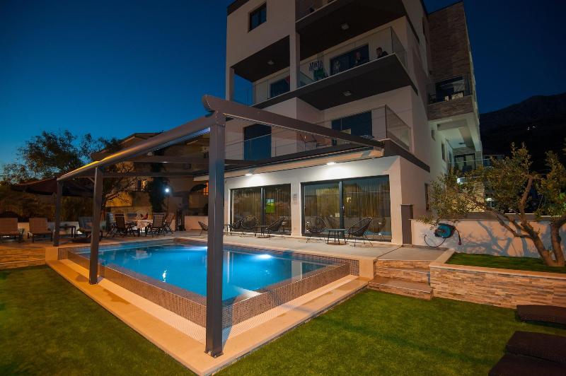 بنسيون Villa Nani