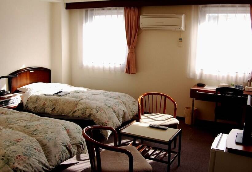 Purple Hotel Futsukaichi