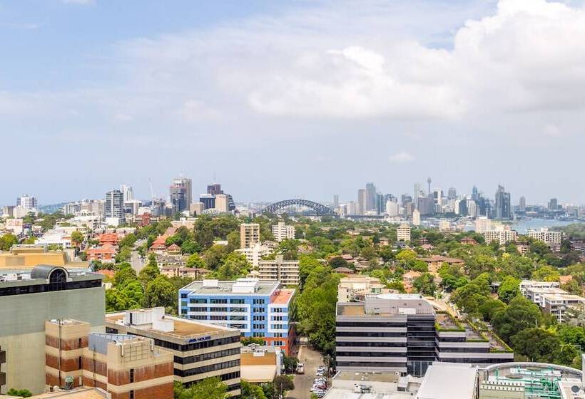 Wyndel Apartments   Sergeants