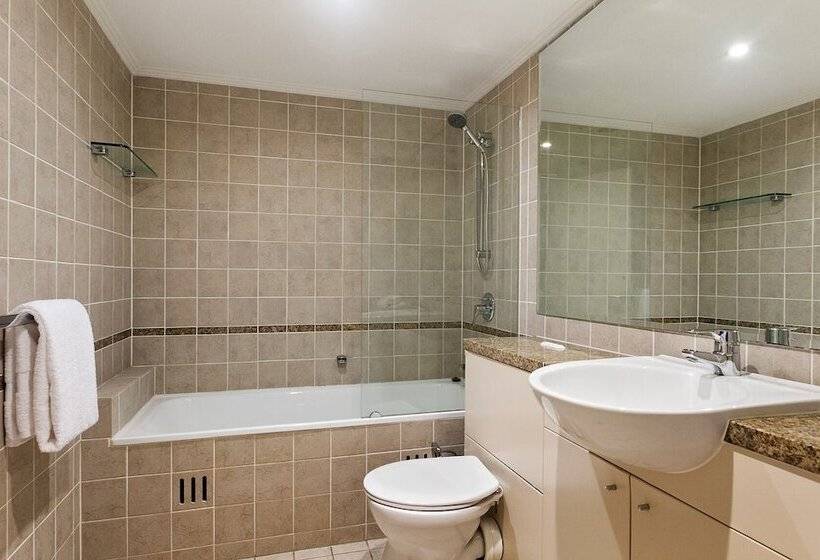 Wyndel Apartments   Sergeants