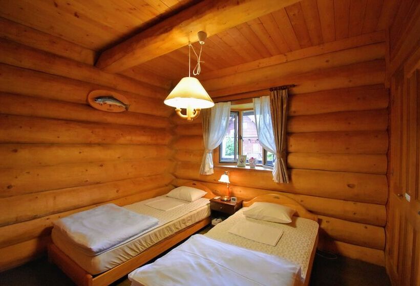 Canadian Log Cottage Takitaro