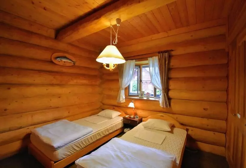 Canadian Log Cottage Takitaro