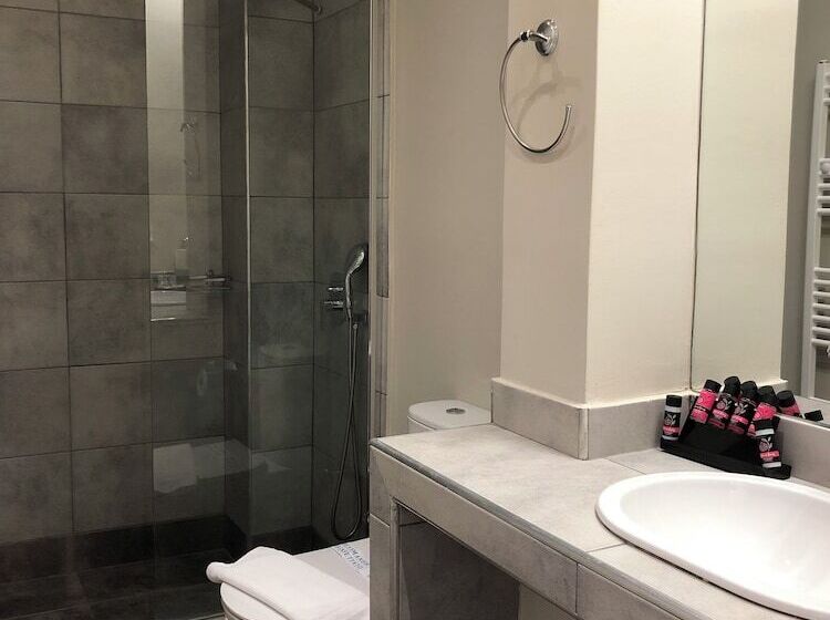 Connect Studios & Apartments