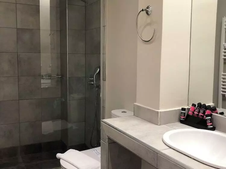 Connect Studios & Apartments