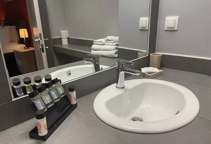 Connect Studios & Apartments