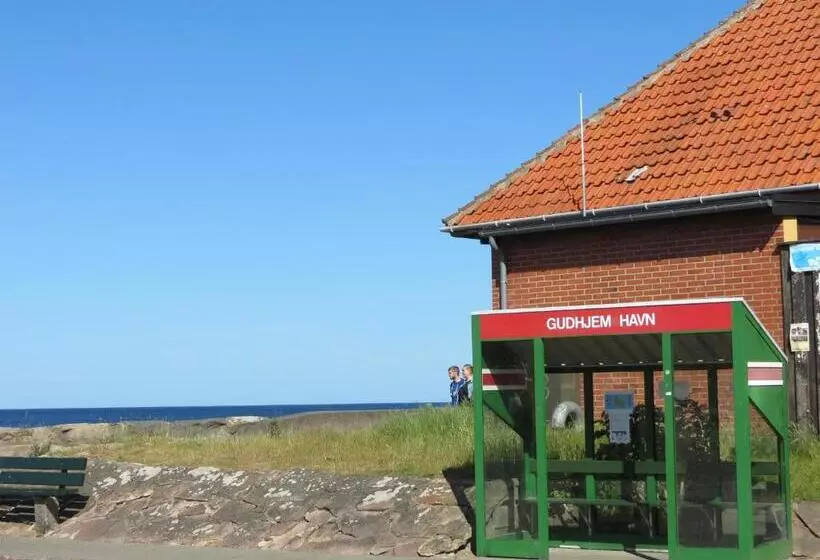 Gudhjem Vandrerhjem / Gudhjem Hostel