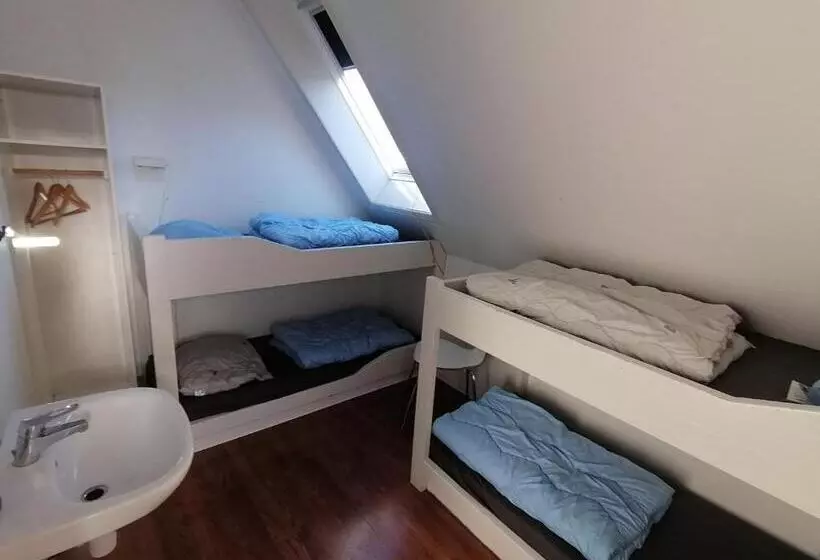 Gudhjem Vandrerhjem / Gudhjem Hostel