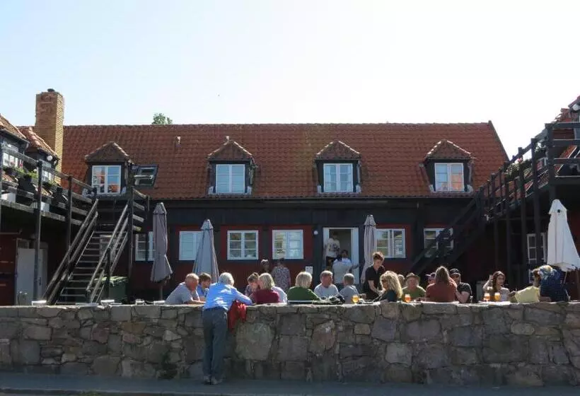 Gudhjem Vandrerhjem / Gudhjem Hostel