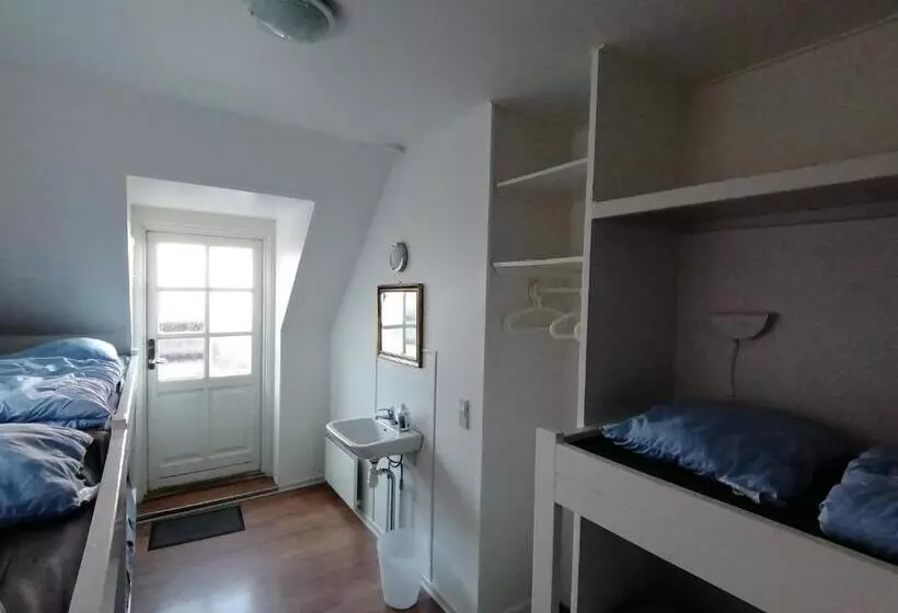 Gudhjem Vandrerhjem / Gudhjem Hostel