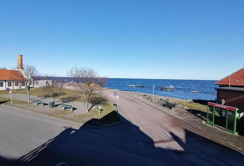 Gudhjem Vandrerhjem / Gudhjem Hostel