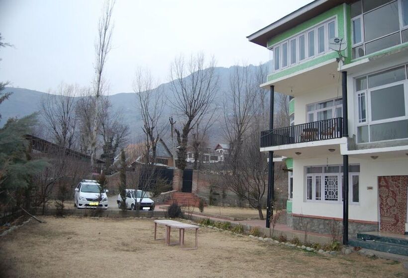 ホテル Calm Holiday Inn