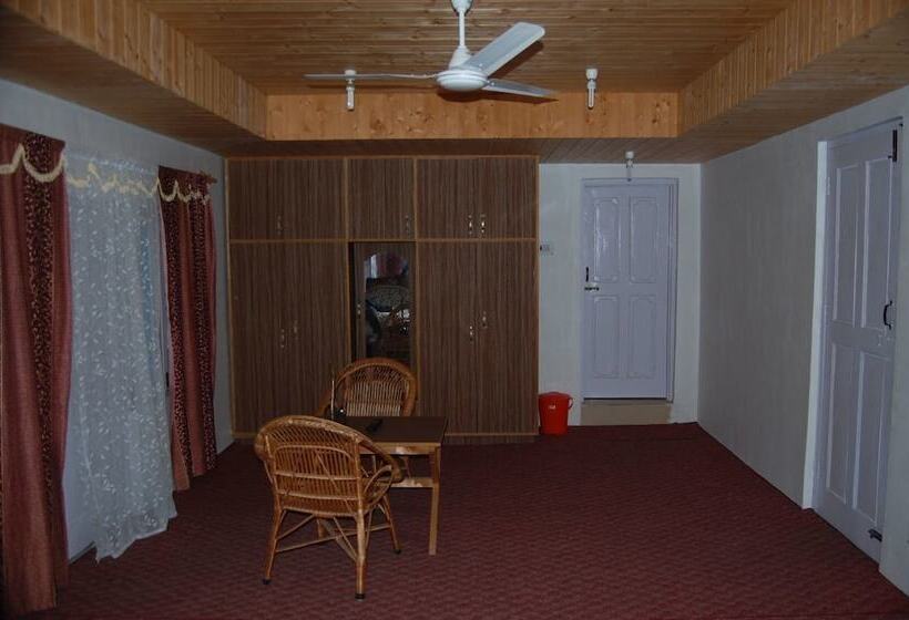 ホテル Calm Holiday Inn