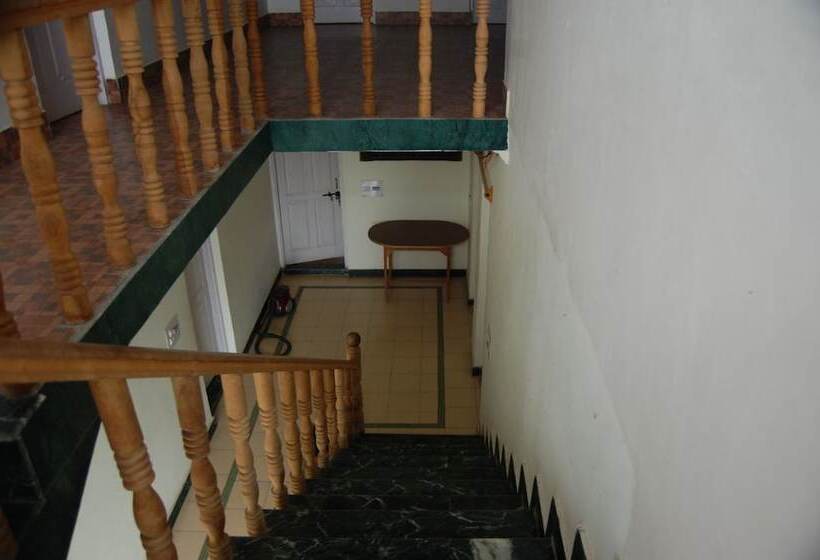 ホテル Calm Holiday Inn