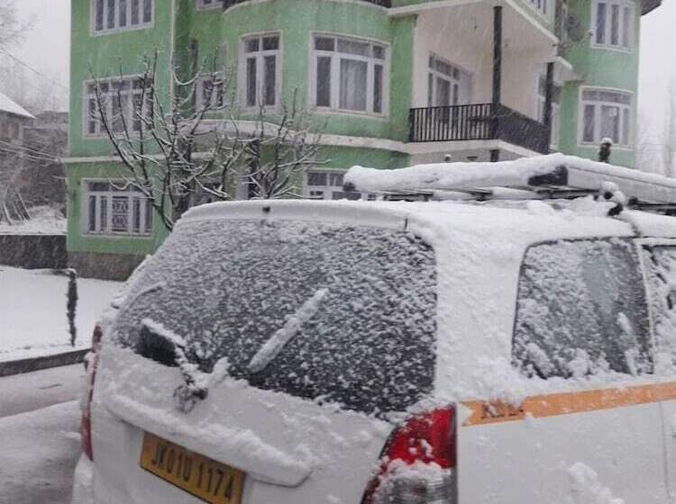 ホテル Calm Holiday Inn