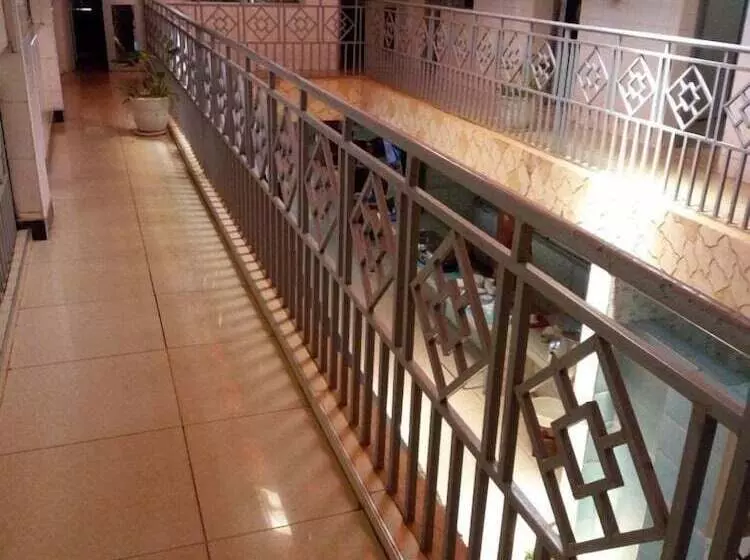 هتل Lau Guest House