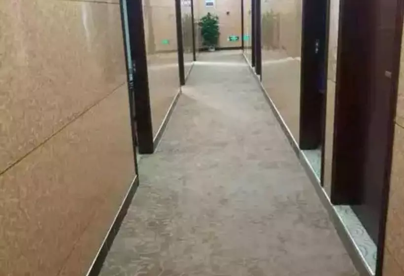 Hotelli Oyo 8017 Yu Long Bay