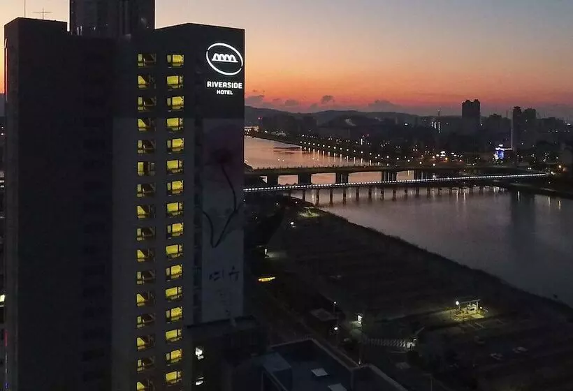 Hotel Riverside