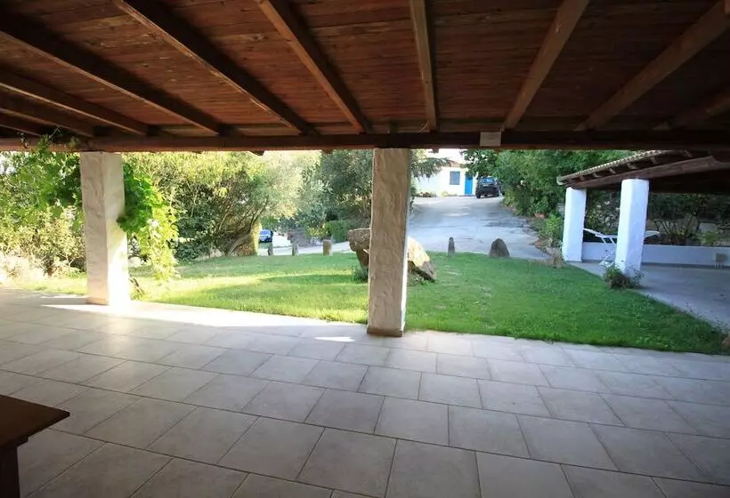 Maaseutuhotelli Agriturismo Piperedda