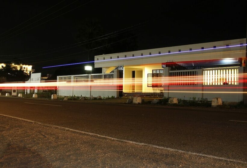 ペンション Pratha Inn