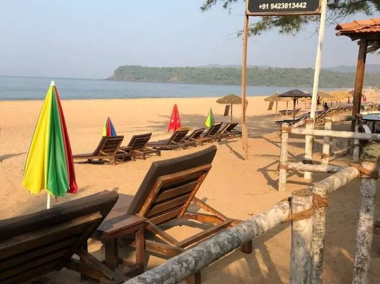 ホテル Madhu Beach Huts