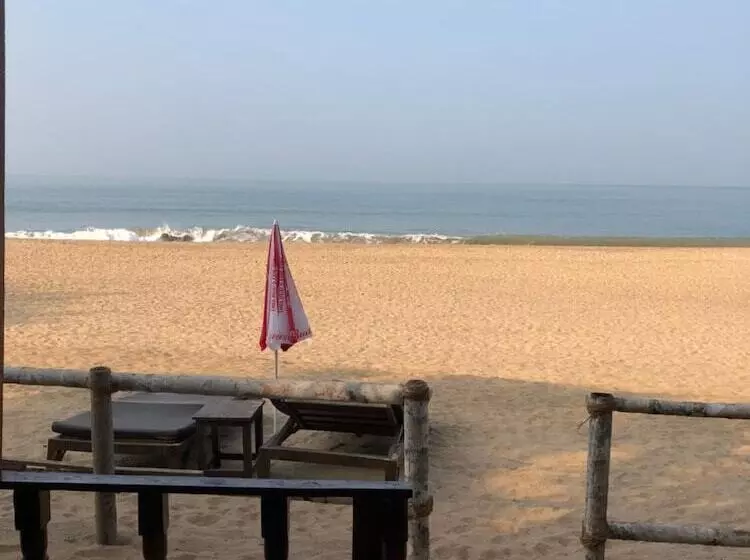 ホテル Madhu Beach Huts