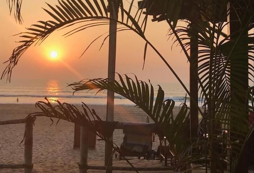 Hotel Madhu Beach Huts