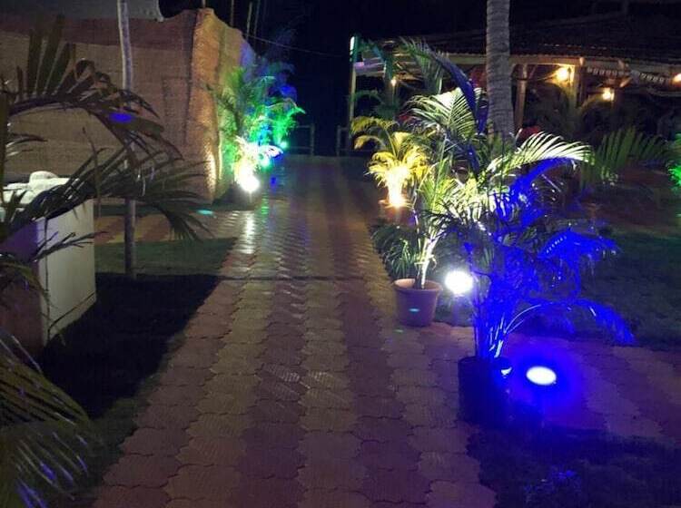 Hotel Madhu Beach Huts