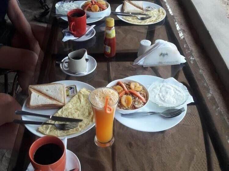 Hotel Madhu Beach Huts