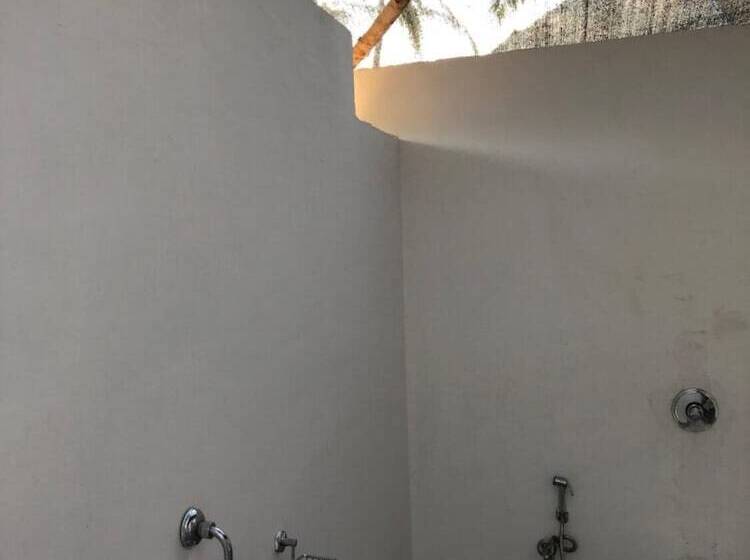 Hotel Madhu Beach Huts