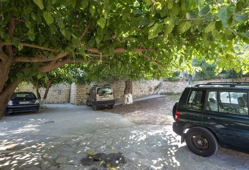 هتل Oriana   Adults Only