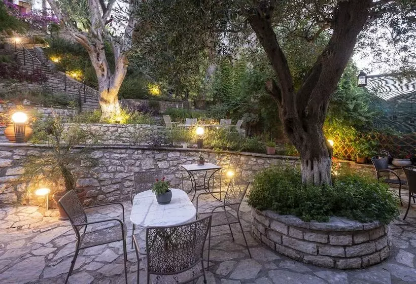 هتل Oriana   Adults Only