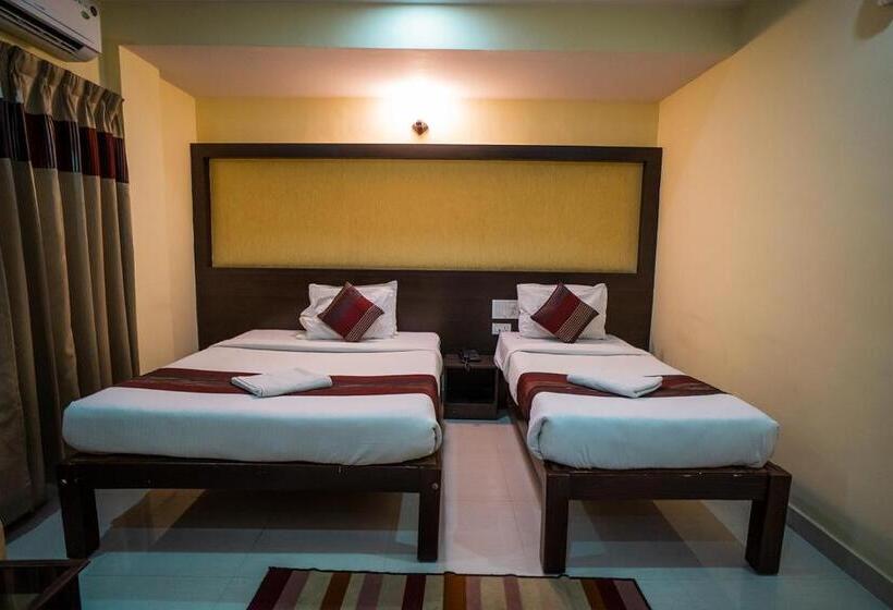 Hotel Prakaash Comforts