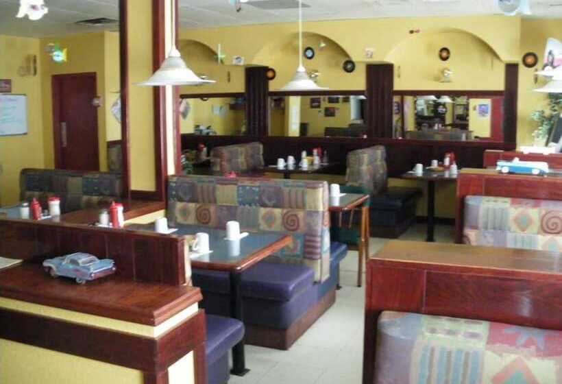 モーテル Sundre Motor Inn