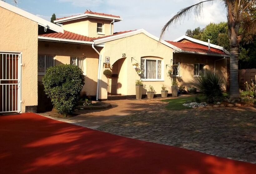 Pension Linga Longa Guest House
