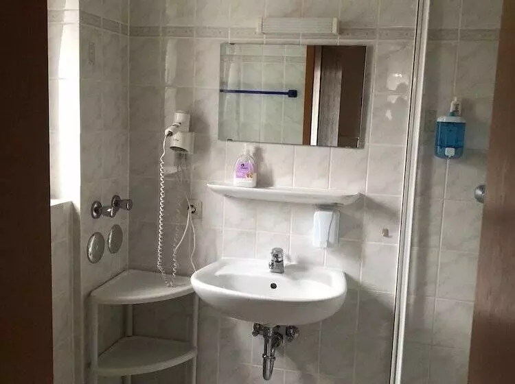 Majatalo Simona Hotel Frankfurt Airport