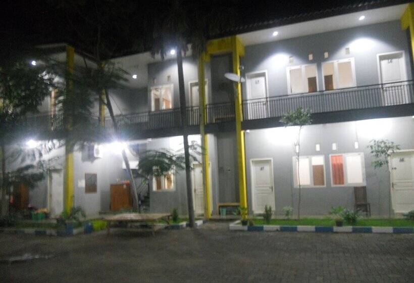 הוסטל Bromo Sunrise Homestay