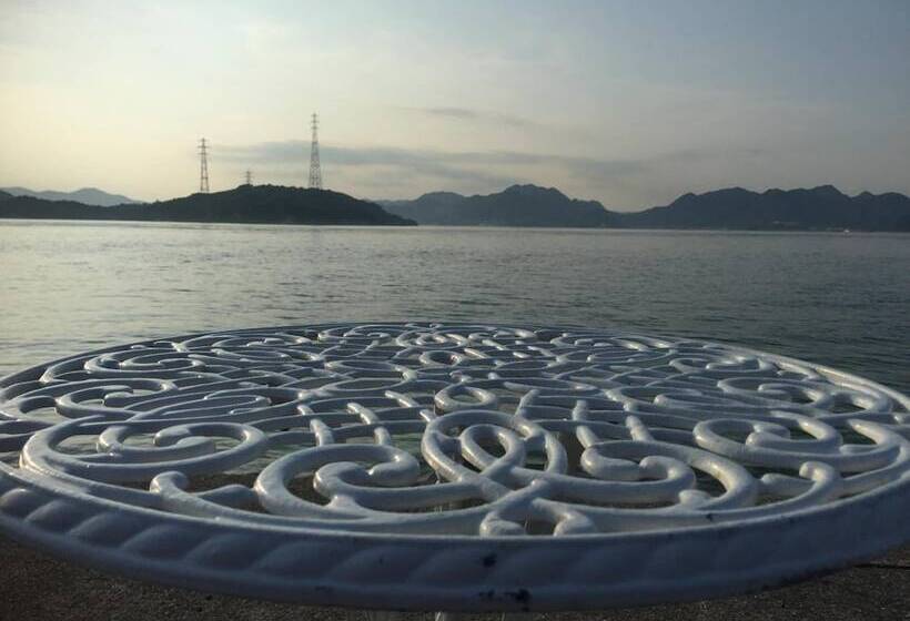 Vandrarhem Guest House & Cafe Ohana