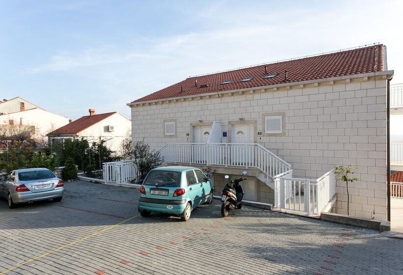 Apartments Carmelitta