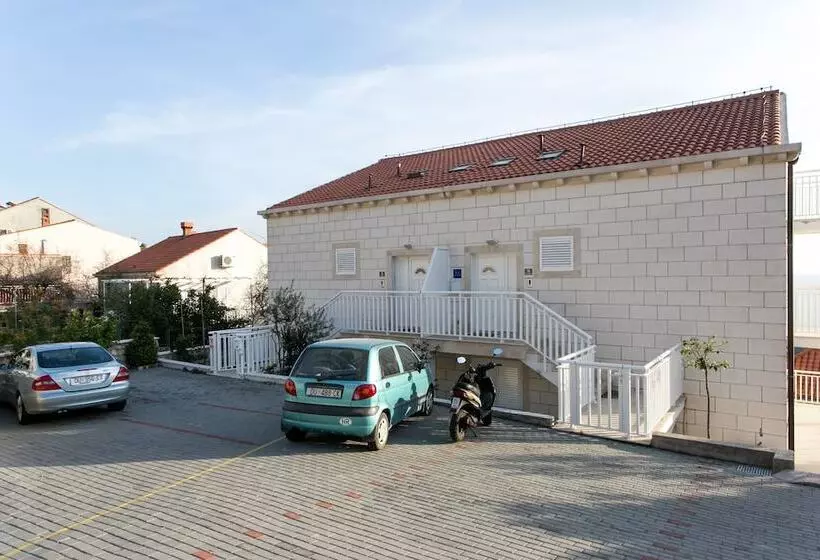 Apartments Carmelitta